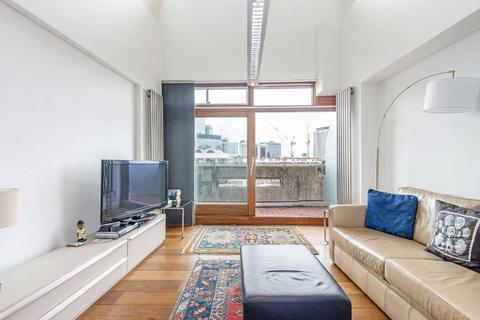 1 bedroom flat for sale, Frobisher Crescent, London EC2Y