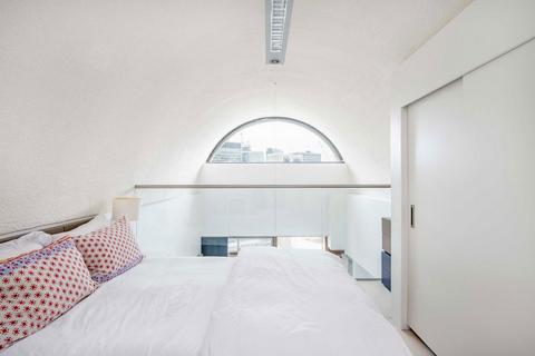 921 Frobisher Crescent, London, EC2Y 8HD