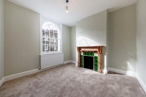 2 bedroom flat for sale, Keystone Crescent, London N1