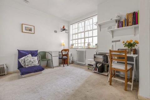 Studio to rent, Woburn Place, London WC1H