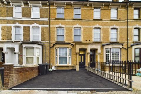 3 bedroom house for sale, Brooke Road, London N16