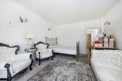 Studio for sale, Woburn Place, London WC1H