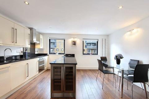 2 bedroom flat to rent, Shad Thames, London SE1