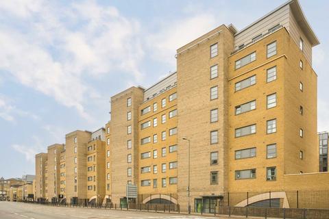 undefined, Commercial Road, London E14