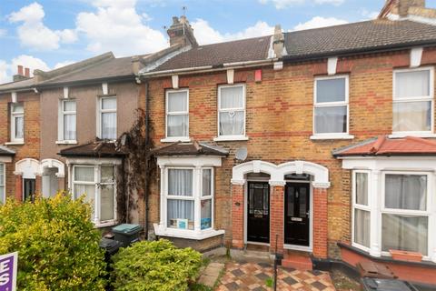 2 bedroom terraced house for sale, Pelham Road, Gravesend, Kent