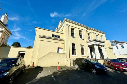 2 bedroom flat to rent, 7 Gloster House, St Helier