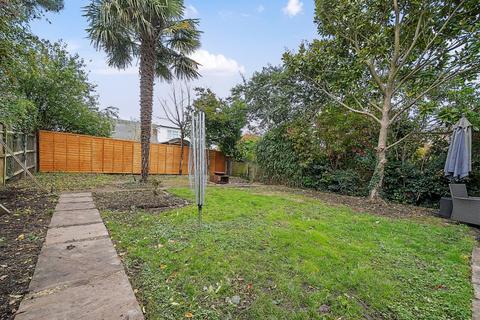 64 Shirehall Road, Dartford, DA2 7RP