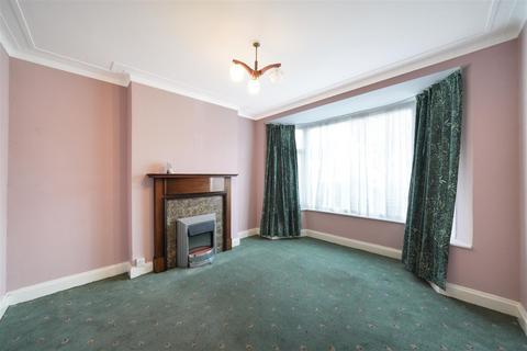 4 bedroom semi-detached house for sale, Oakwood Crescent, Greenford