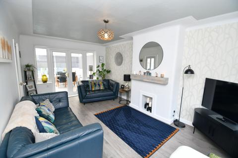 27 Avondale Drive, Salford, M6 7PD