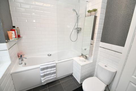27 Avondale Drive, Salford, M6 7PD