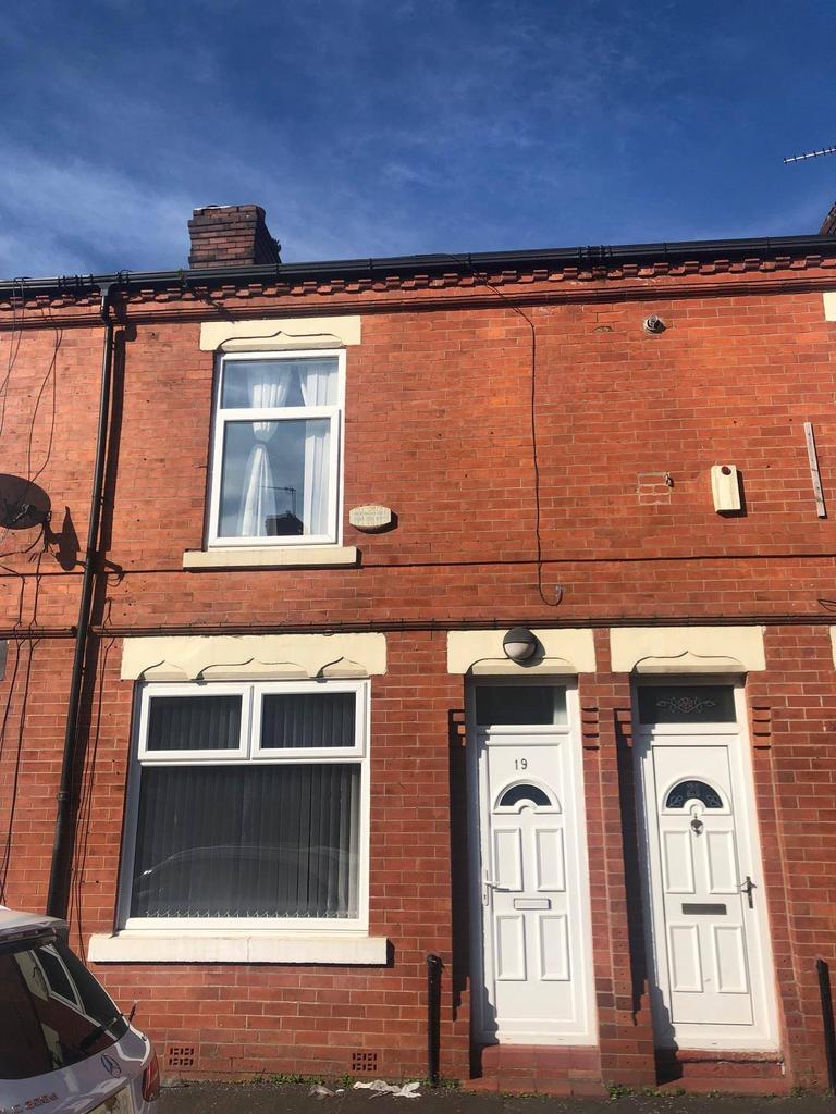 Available 2 Bedroom Terraced House in Romney Stre