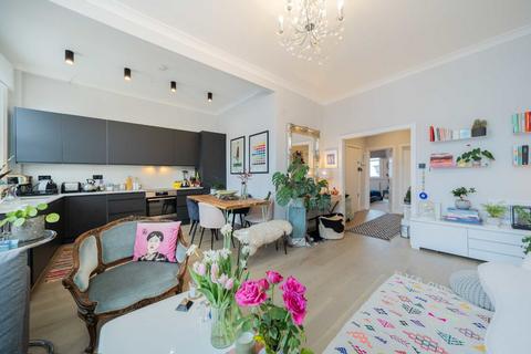 2 bedroom flat for sale, Sinclair Road, London W14