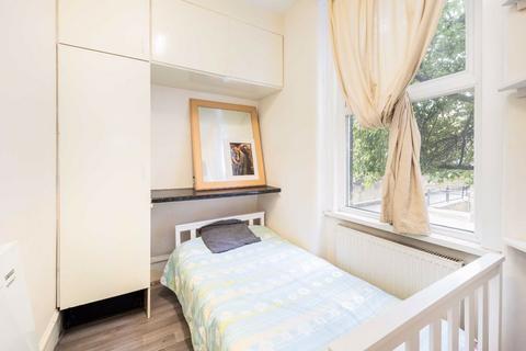 3 bedroom flat for sale, Talgarth Road, London W14