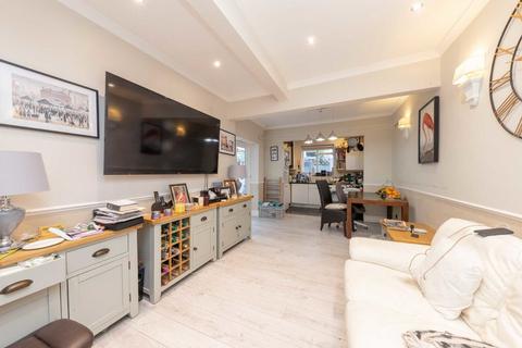 2 bedroom flat for sale, Perham Road, London W14