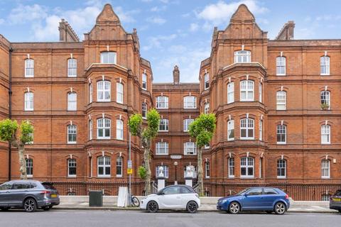 3 bedroom flat for sale, Queen's Club Gardens, London W14