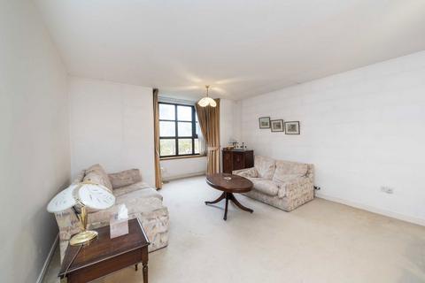 2 bedroom flat for sale, Windsor Way, London W14