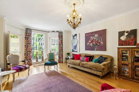 2 bedroom flat for sale, Russell Road, London W14