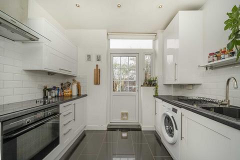 2 bedroom house for sale, Bloemfontein Road, London W12