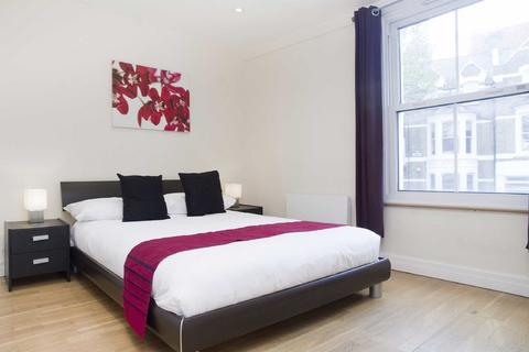 3 bedroom flat for sale, King Street, London W6