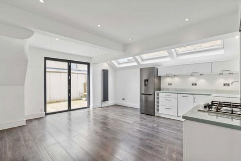 2 bedroom maisonette for sale, Adelaide Grove, London W12