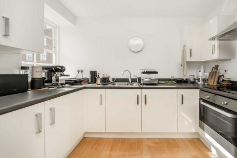 2 bedroom flat for sale, Ravenscourt Gardens, London W6