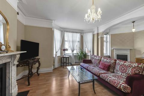 2 bedroom flat for sale, Hamlet Gardens, London W6