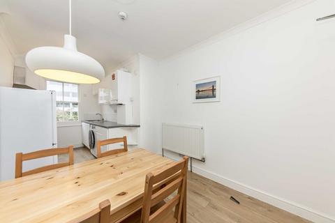 3 bedroom flat for sale, Hammersmith Grove, London W6