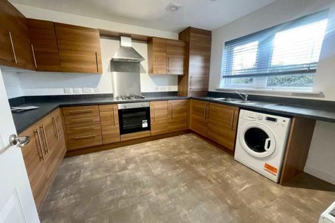 3 bedroom terraced house to rent, Wormholt Road, London W12