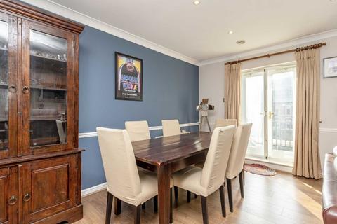 2 bedroom flat for sale, Russell Road, London W14