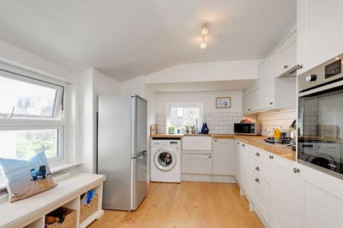 2 bedroom flat for sale, Disbrowe Road, London W6