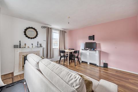 2 bedroom apartment for sale, Elm Park, Reading, Berkshire