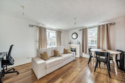 2 bedroom apartment for sale, Elm Park, Reading, Berkshire