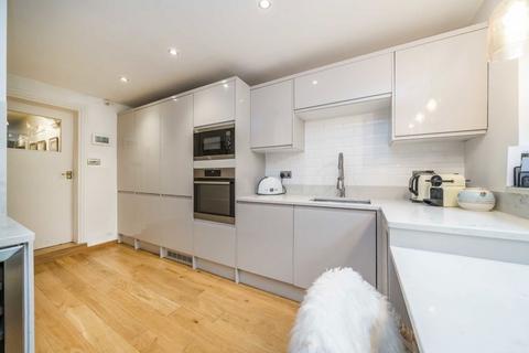 2 bedroom flat for sale, Chiswick High Road, London W4