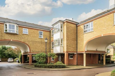 1 bedroom flat for sale, Malthouse Drive, London W4