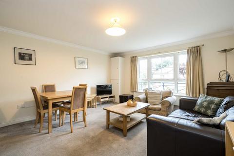 1 bedroom flat for sale, Malthouse Drive, London W4