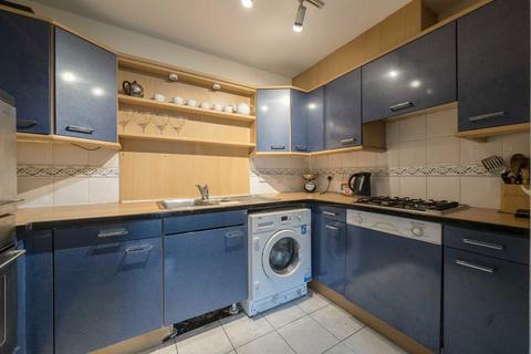 1 bedroom flat for sale, Malthouse Drive, London W4