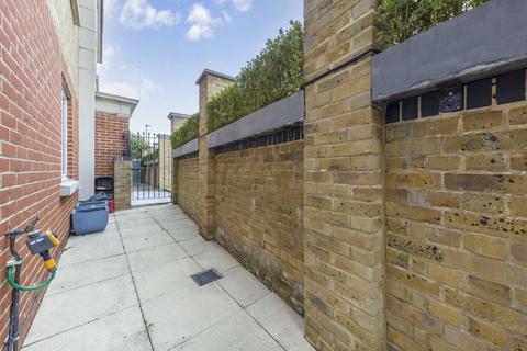 1 bedroom flat for sale, Pumping Station Road, London W4