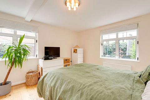 1 bedroom flat for sale, Woodstock Road, London W4