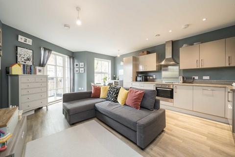 1 bedroom flat for sale, Palladian Gardens, London W4