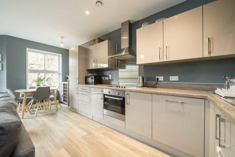 1 bedroom flat for sale, Palladian Gardens, London W4