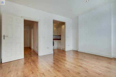 2 bedroom apartment to rent, Whitechapel Road, London E1