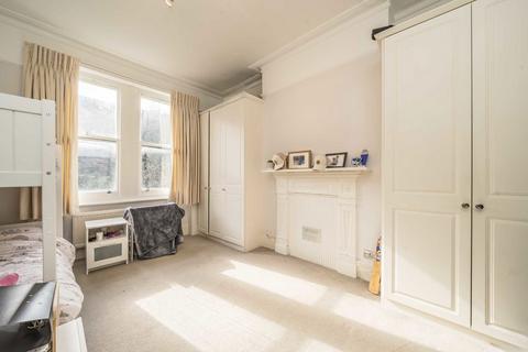 2 bedroom flat for sale, Fairlawn Avenue, London W4