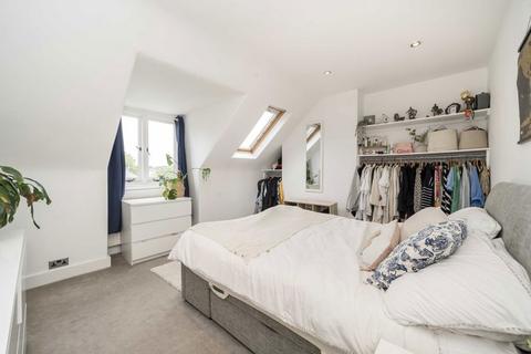 4c Grange Road, London, W4 4DA