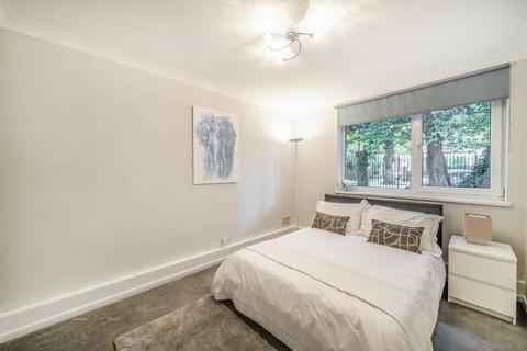 3 bedroom flat for sale, Barrowgate Road, London W4