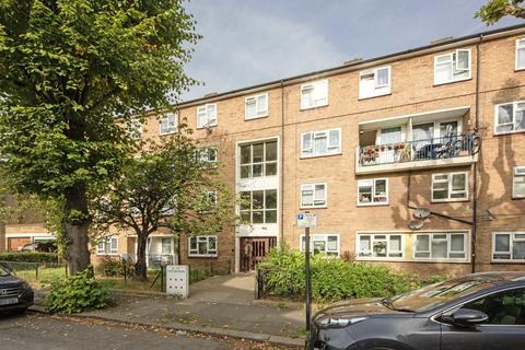 3 bedroom flat for sale, Fletcher Road, London W4