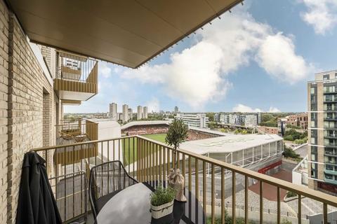 1 bedroom flat for sale, Capital Interchange Way, Brentford TW8