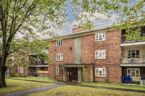 42 Edensor Gardens, London, W4 2QZ