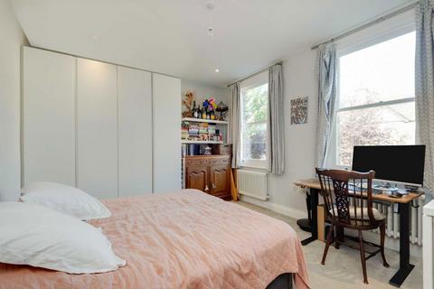 2 bedroom flat to rent, Temple Road, London W4