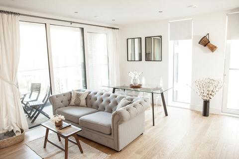 2 bedroom flat to rent, Chiswick High Road, London W4