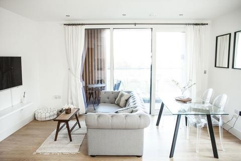 2 bedroom flat to rent, Chiswick High Road, London W4
